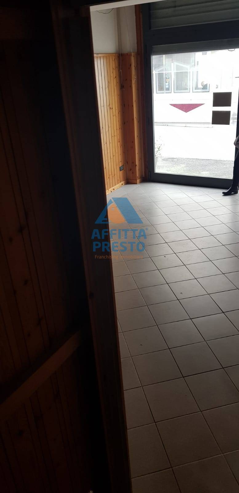 Negozio in affitto a Empoli, Centro