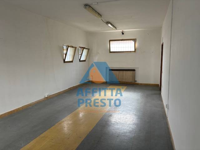 Fondo Commerciale in affitto a Empoli, Stadio