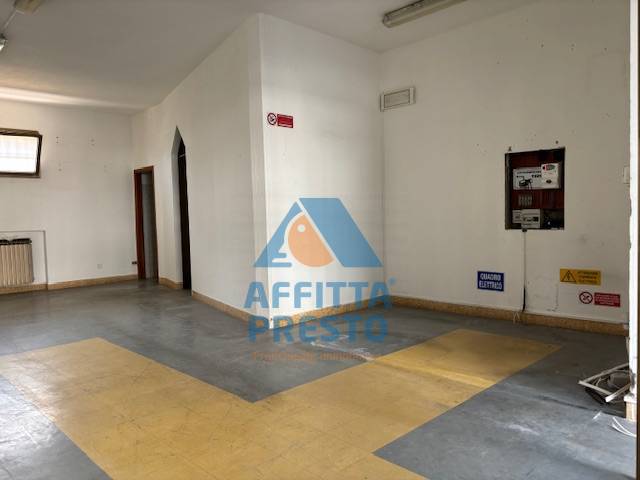 Fondo Commerciale in affitto a Empoli, Stadio