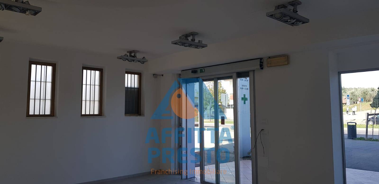 Fondo Commerciale in affitto a Vinci, Sovigliana - Spicchio