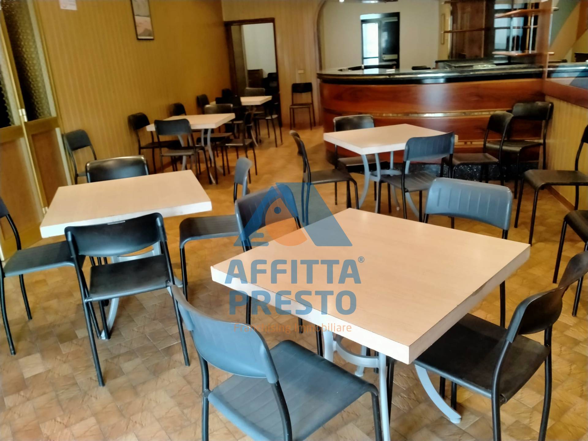 Fondo Commerciale in vendita a Montopoli in Val d'Arno, San Romano