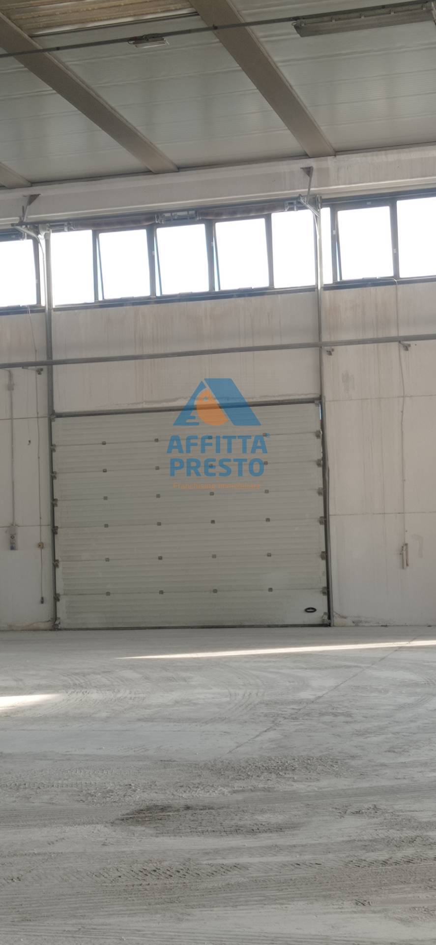 Deposito in affitto a Piombino