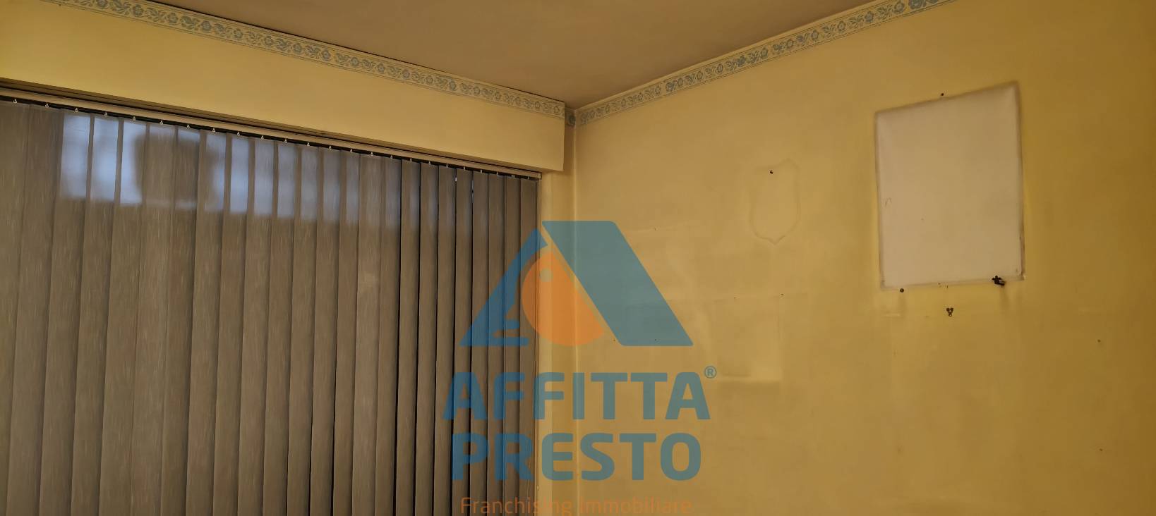 Fondo Commerciale in affitto a Lastra a Signa