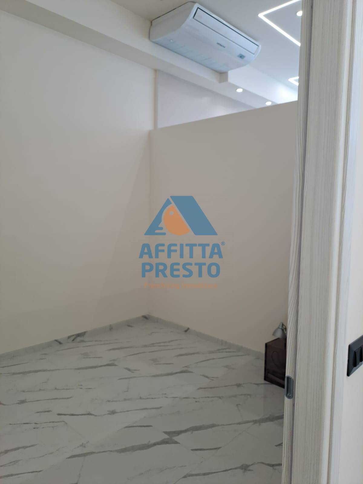 Fondo Commerciale in affitto a Prato, Macrolotto