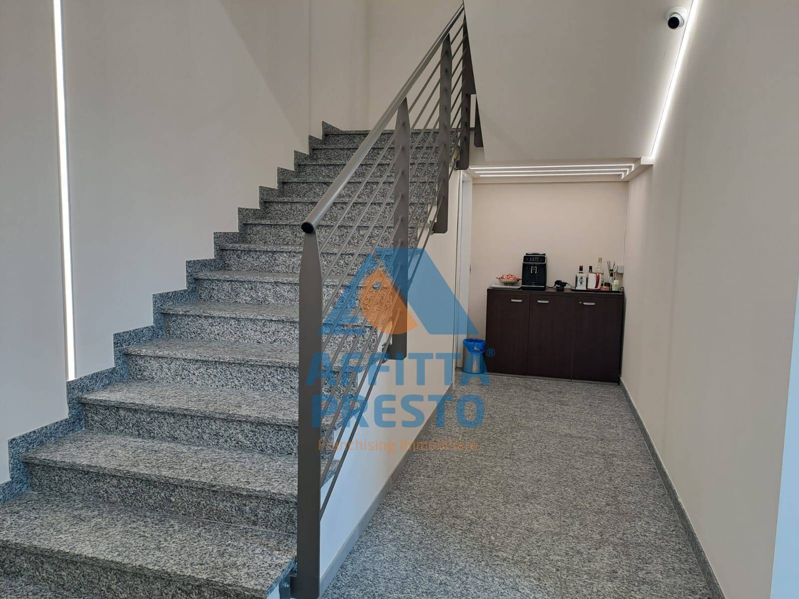 Fondo Commerciale in affitto a Prato, Macrolotto