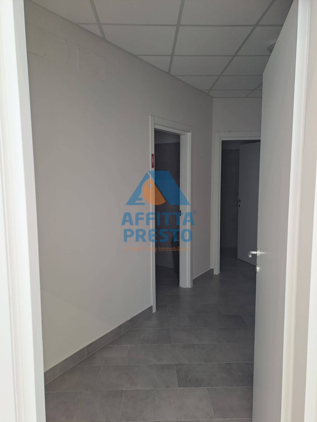 Fondo Commerciale in affitto a Prato, Macrolotto