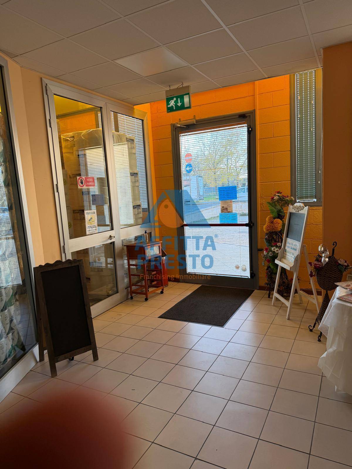 Fondo Commerciale in vendita a Vinci, Sovigliana - Spicchio