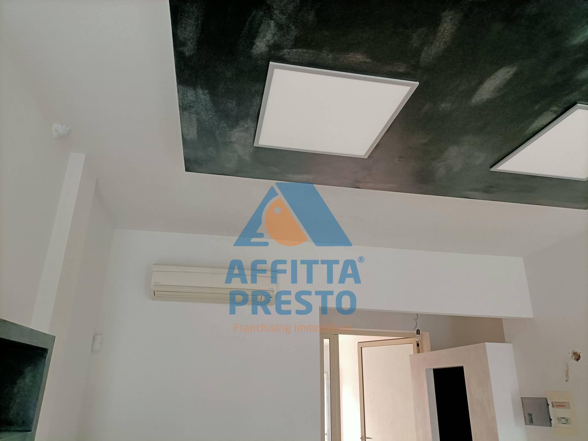 Fondo Commerciale in affitto a Empoli, Centro