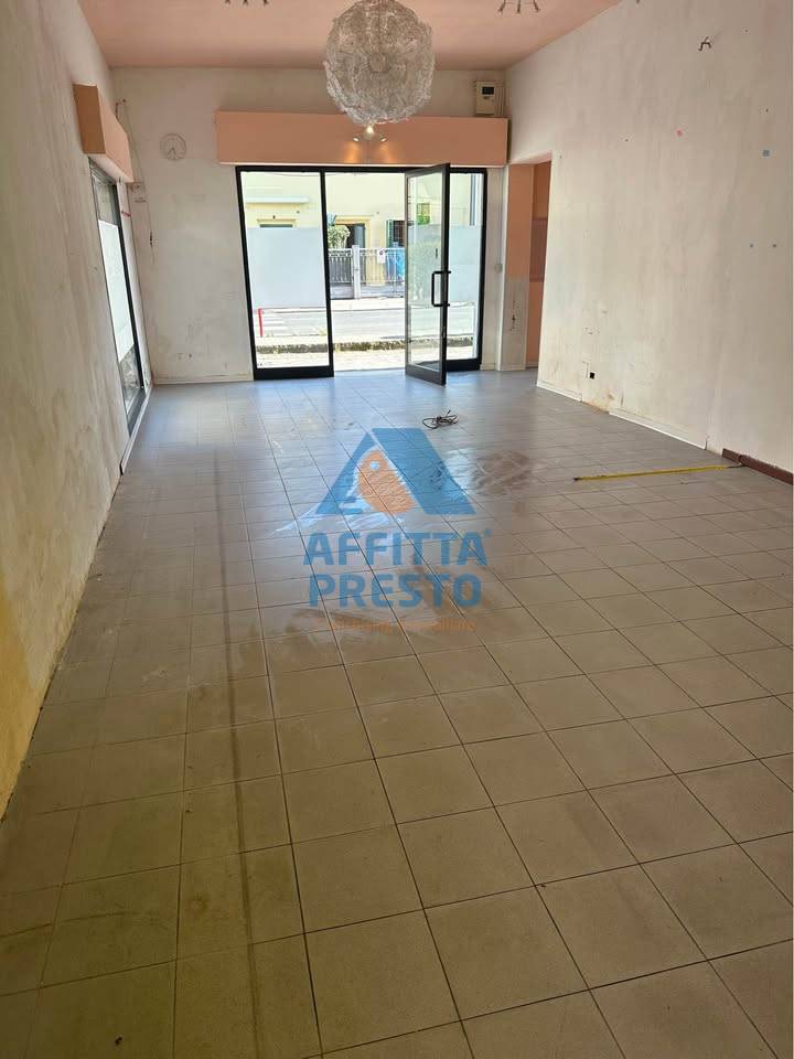 Negozio in affitto a Capraia e Limite