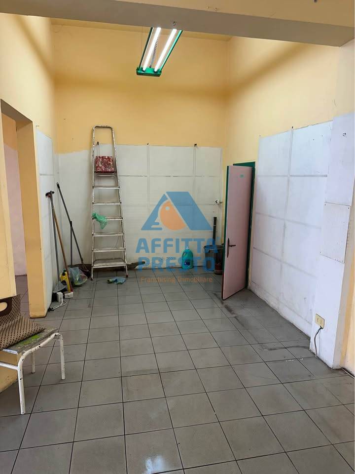 Negozio in affitto a Capraia e Limite