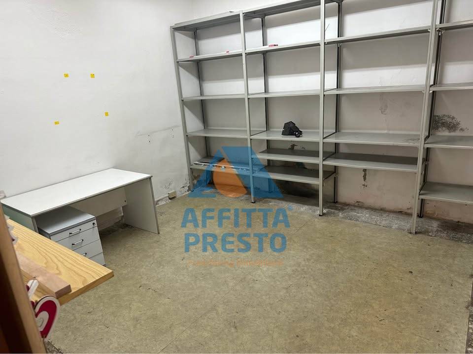 Negozio in affitto a Capraia e Limite