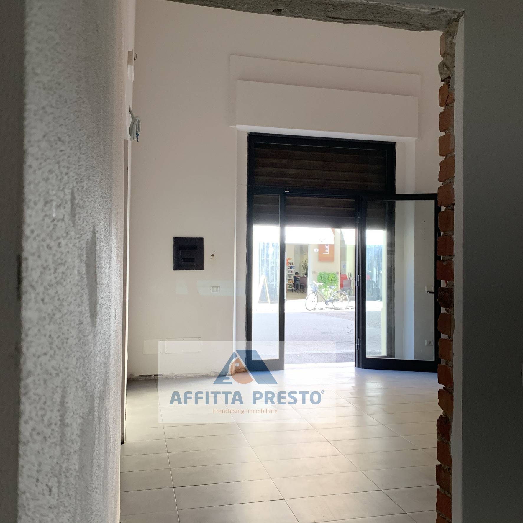 Negozio in affitto a Empoli, Centro