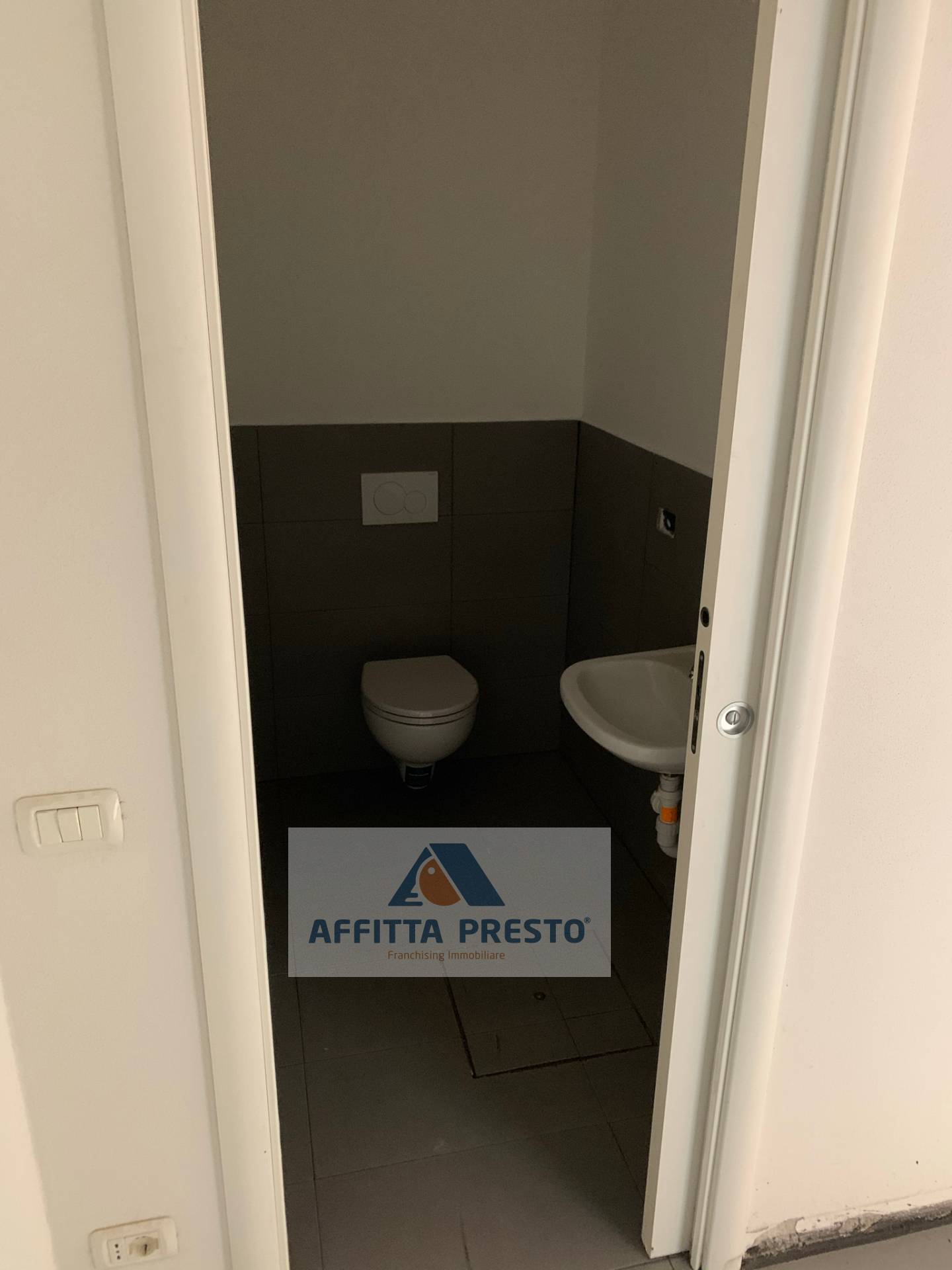 Negozio in affitto a Empoli, Centro