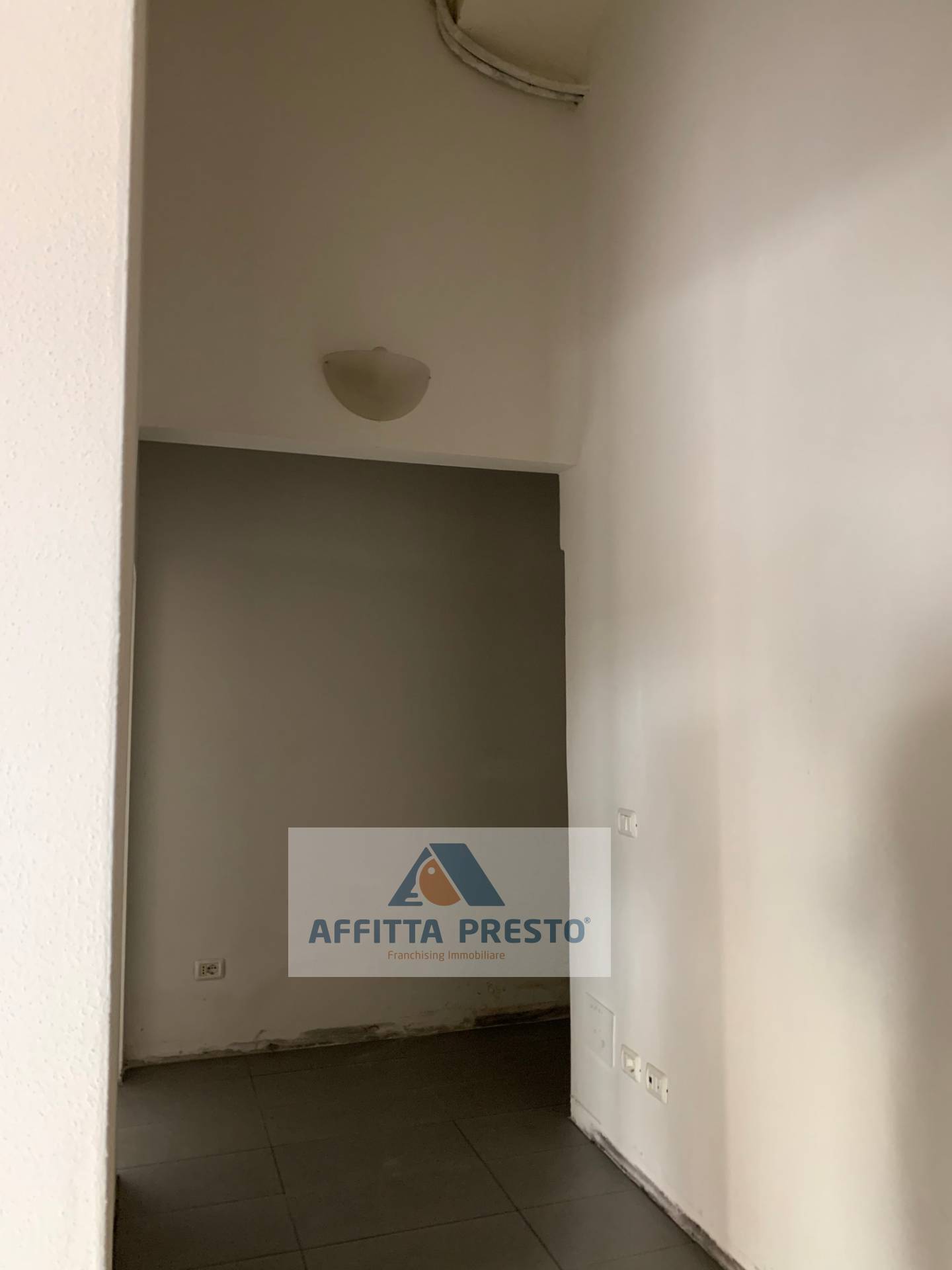 Negozio in affitto a Empoli, Centro