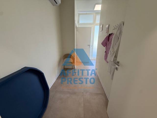 Ufficio in affitto a Capraia e Limite