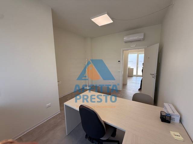Ufficio in affitto a Capraia e Limite