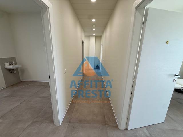 Ufficio in affitto a Capraia e Limite