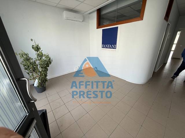 Fondo Artigianale in affitto a Empoli, Stazione