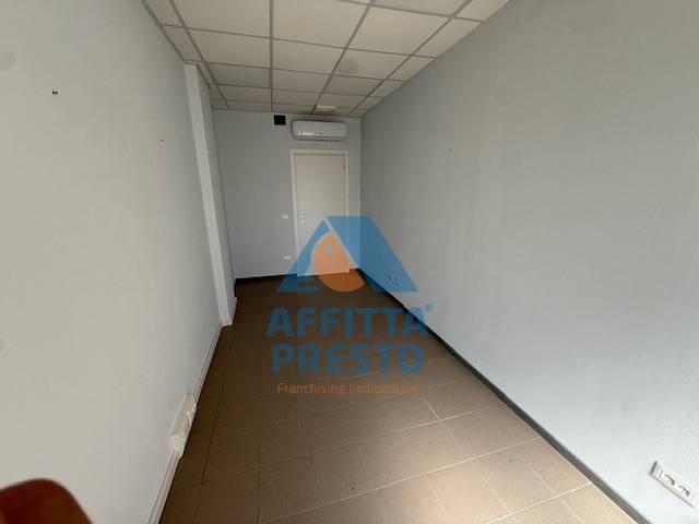 Fondo Artigianale in affitto a Empoli, Stazione