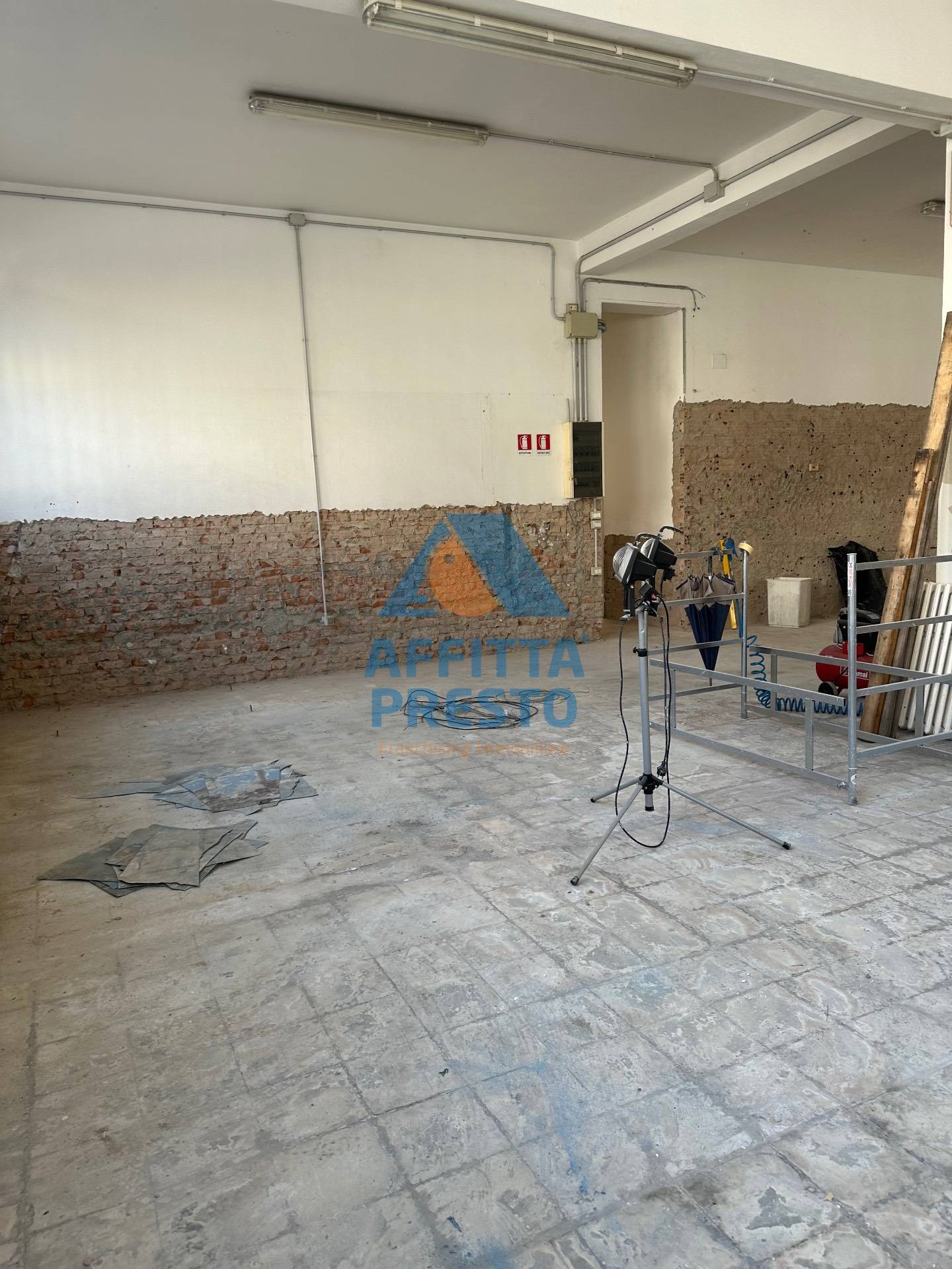 Fondo Artigianale in affitto a Empoli
