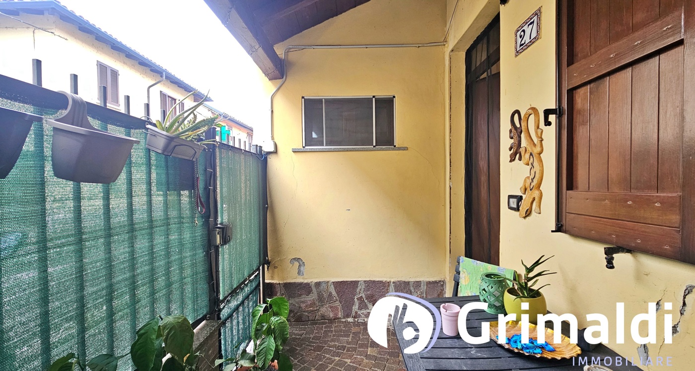 Casa indipendente con giardino a Vernate