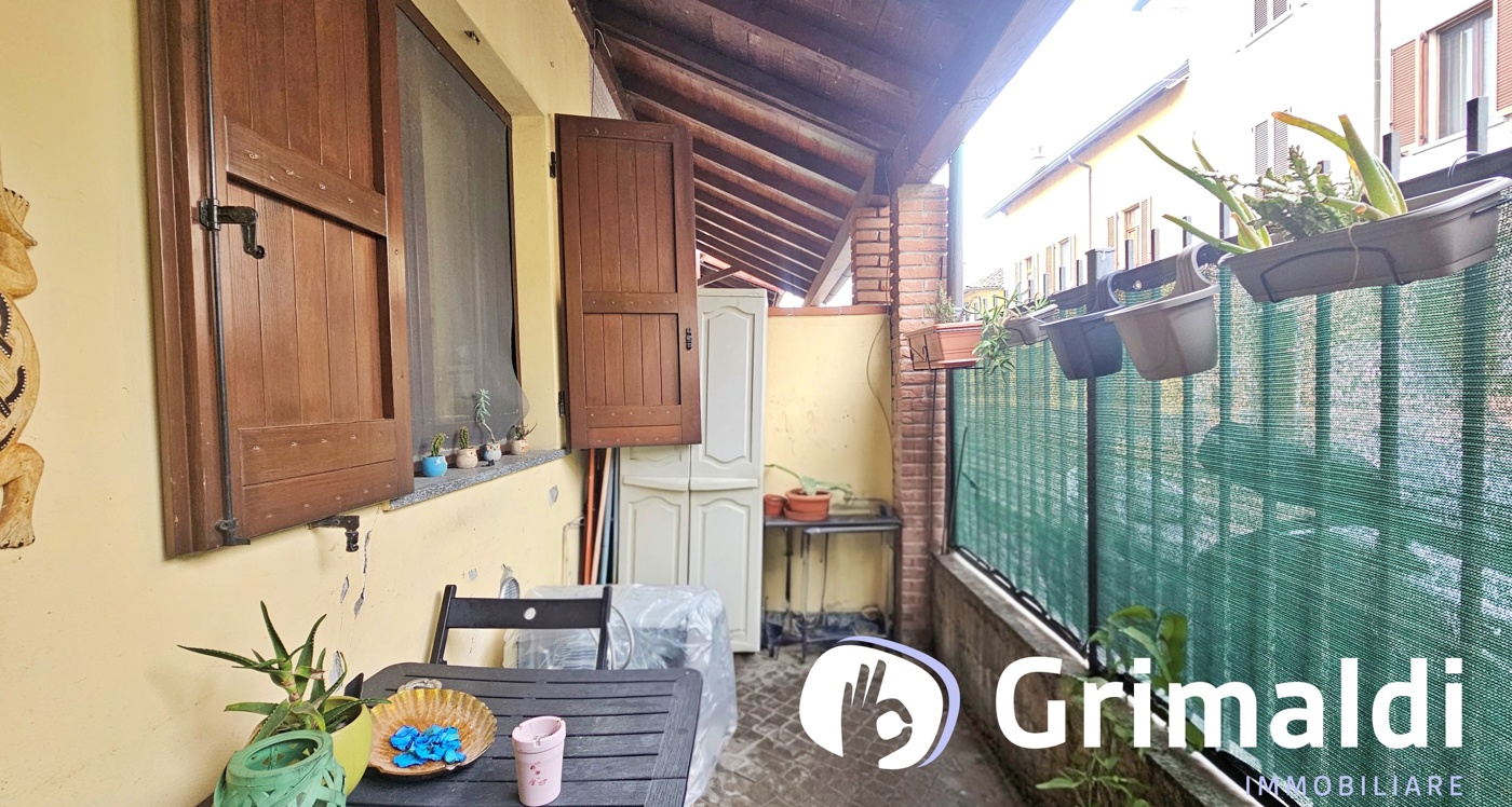 Casa indipendente con giardino a Vernate