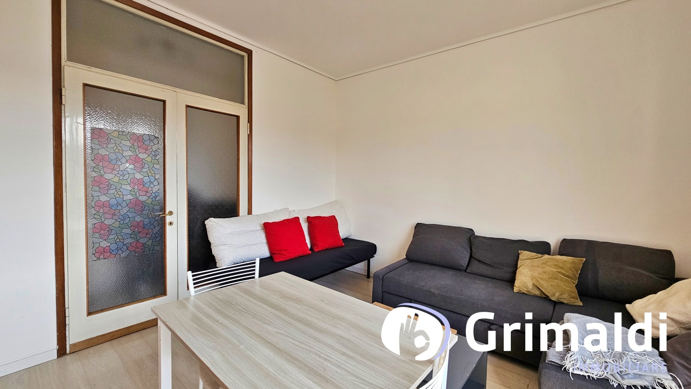 Attico arredato in affitto a Milano