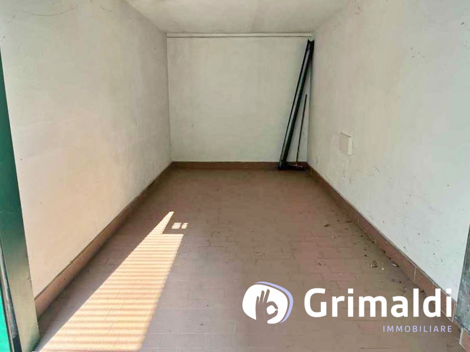 Box/Garage 17mq in vendita a Rozzano