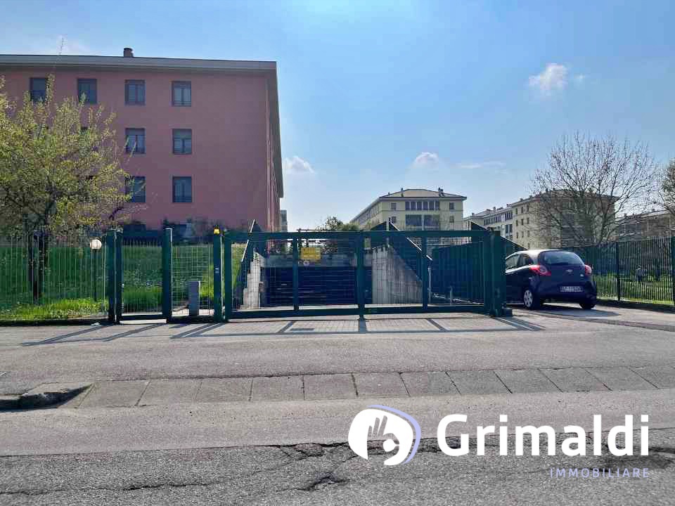 Box/Garage 17mq in vendita a Rozzano