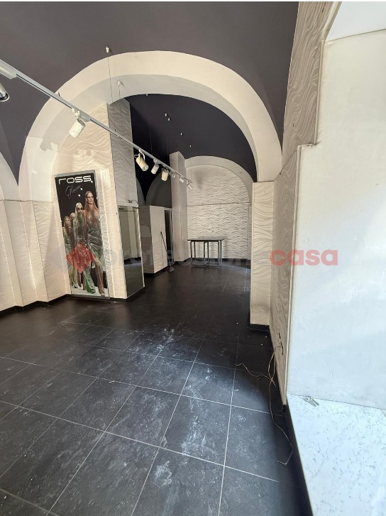 Negozio in affitto a Bari