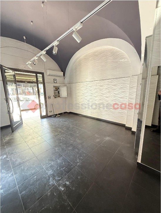 Negozio in affitto a Bari