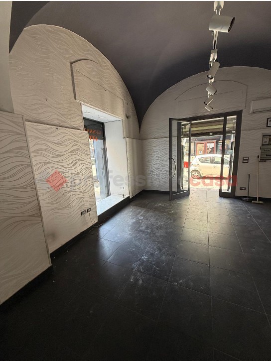Negozio in affitto a Bari