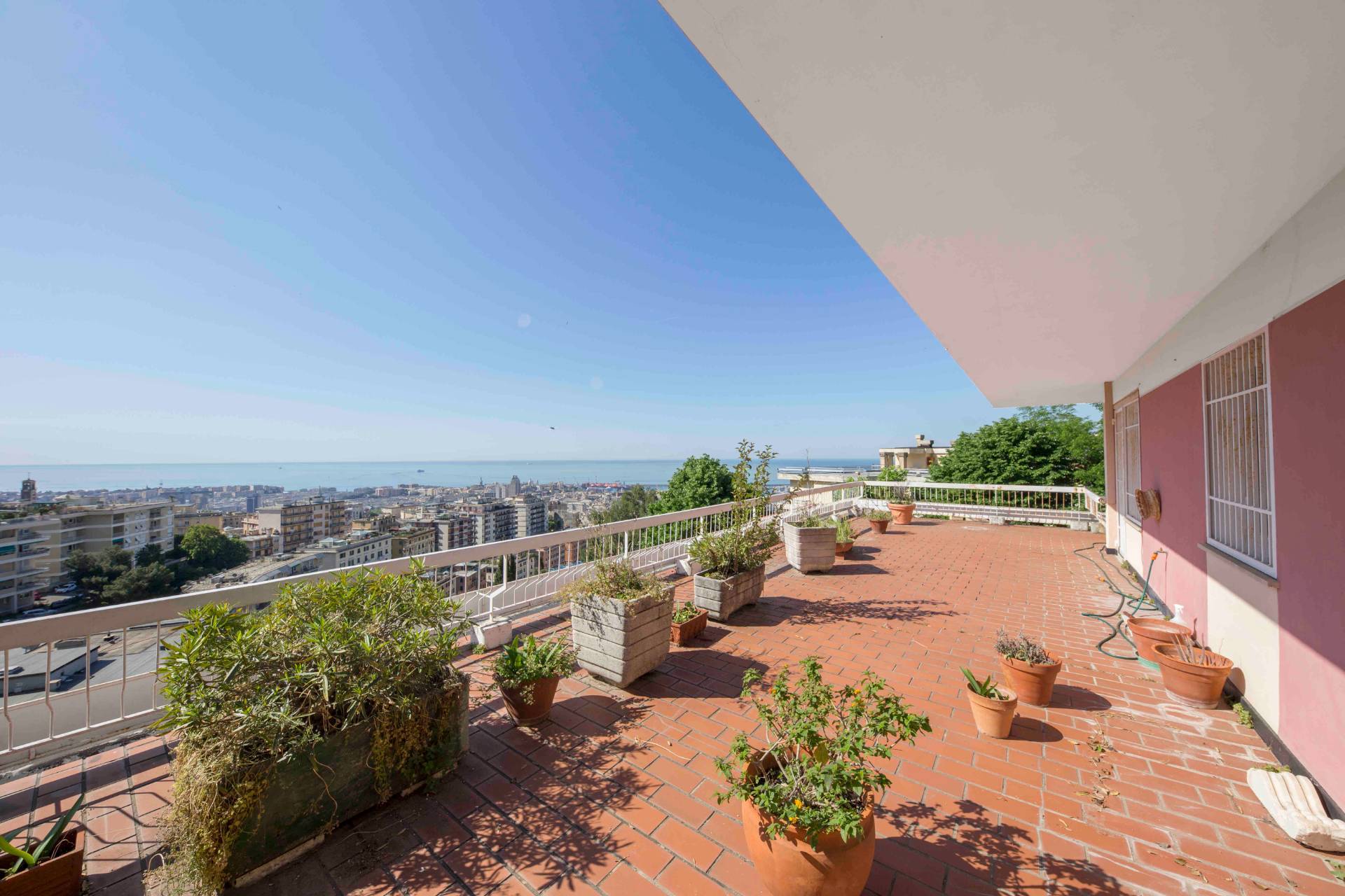 Appartamento con terrazzo, Genova castelletto