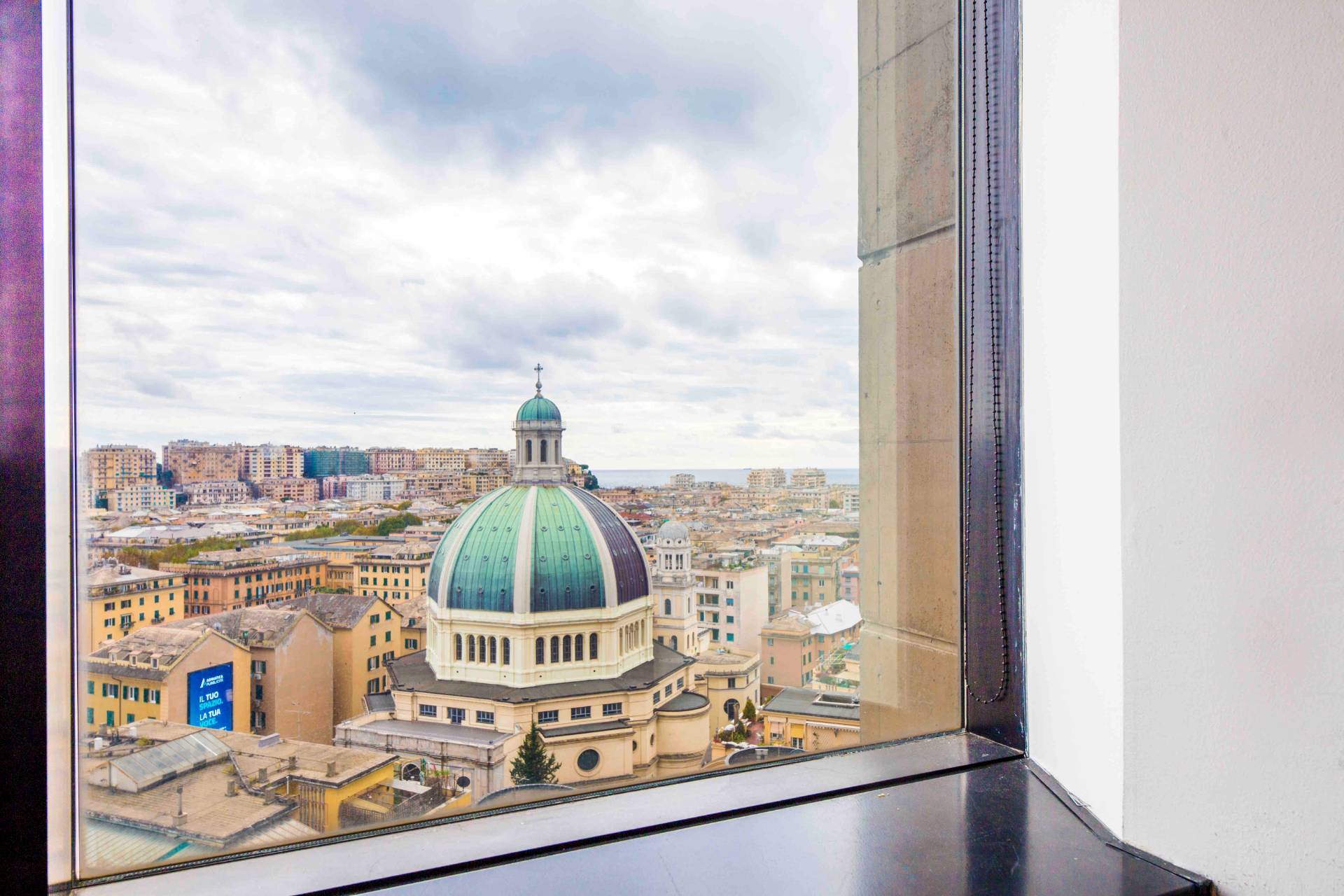 Ufficio in vendita a Genova, Centro