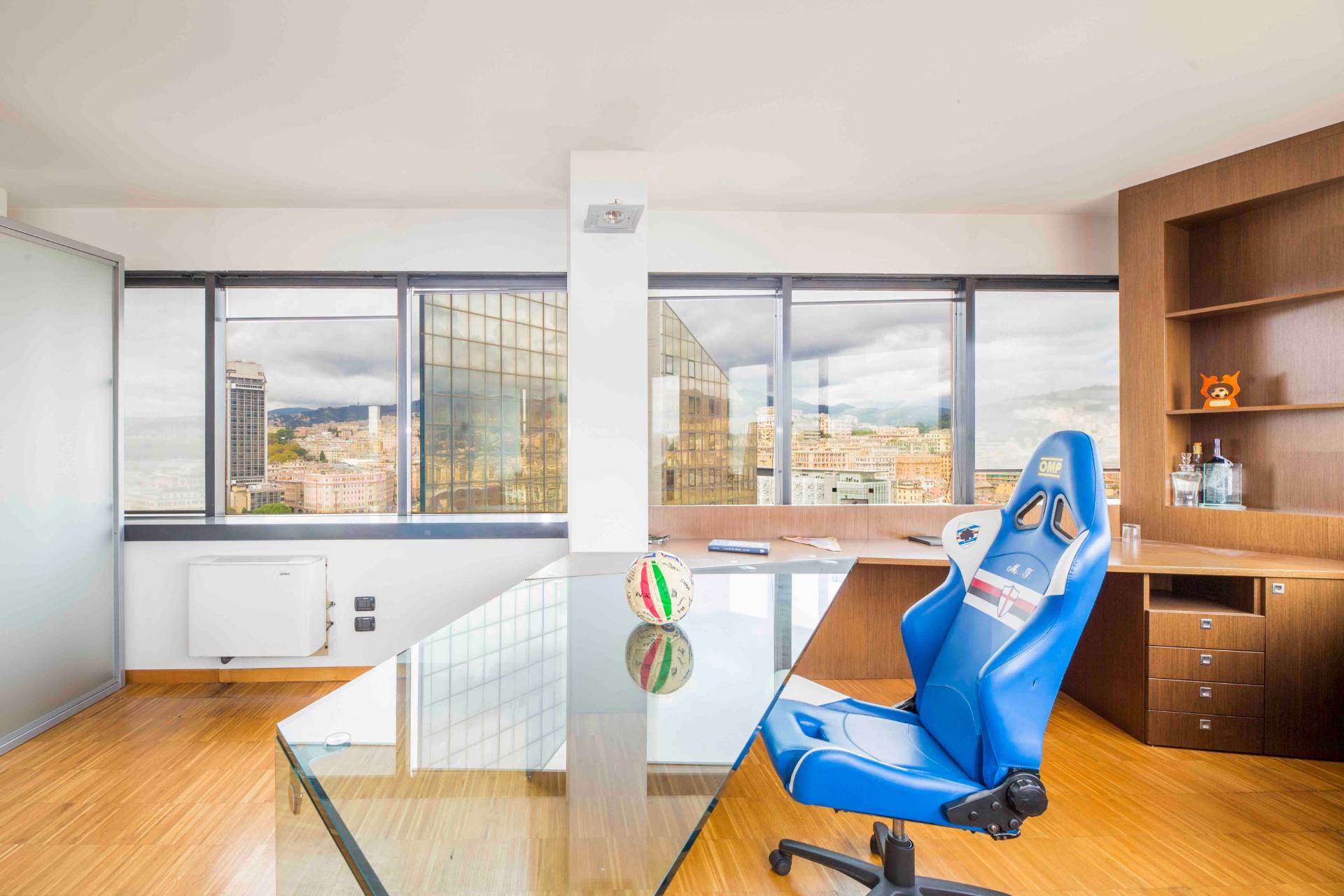 Ufficio in vendita a Genova, Centro