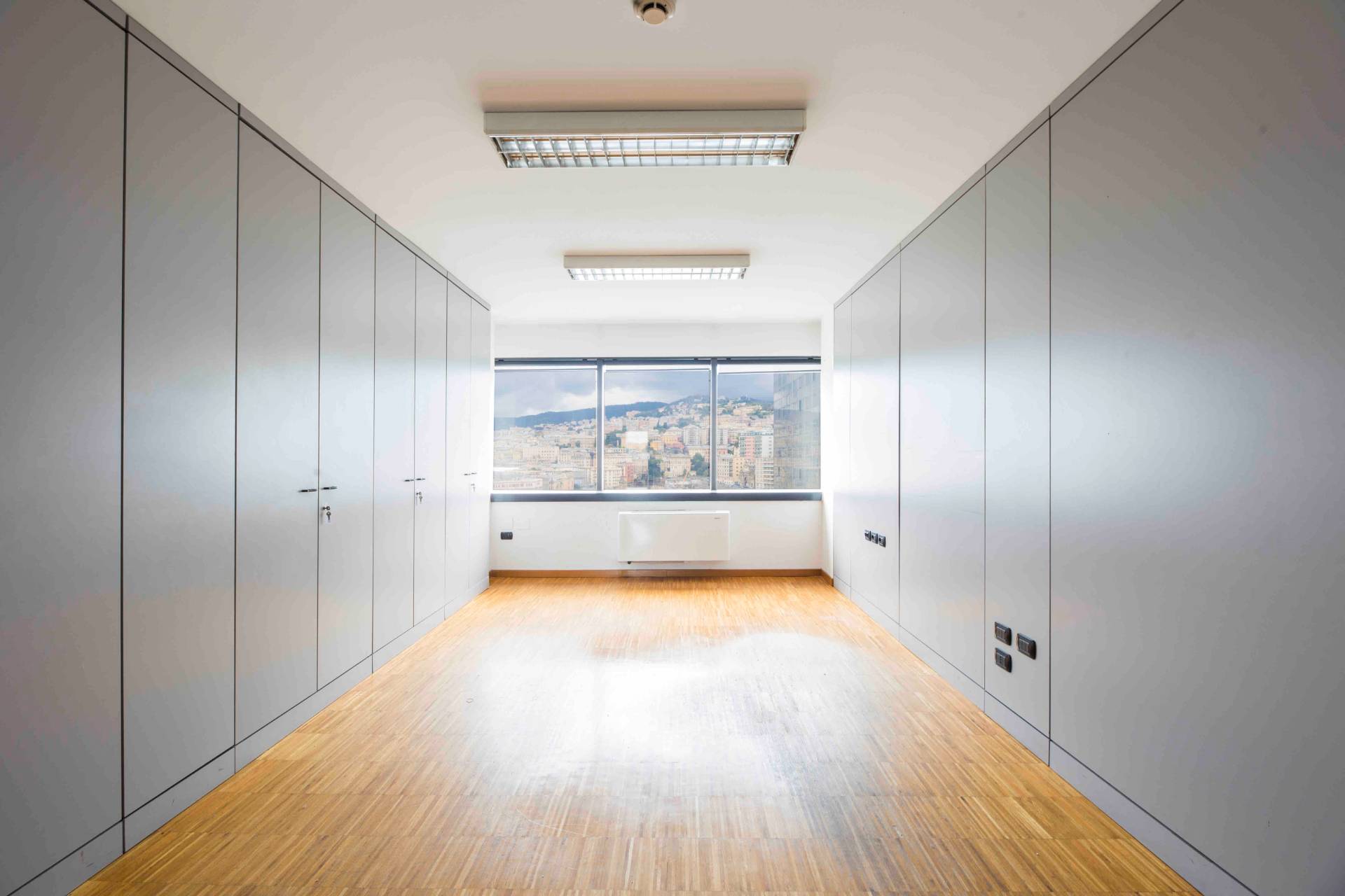 Ufficio in vendita a Genova, Centro