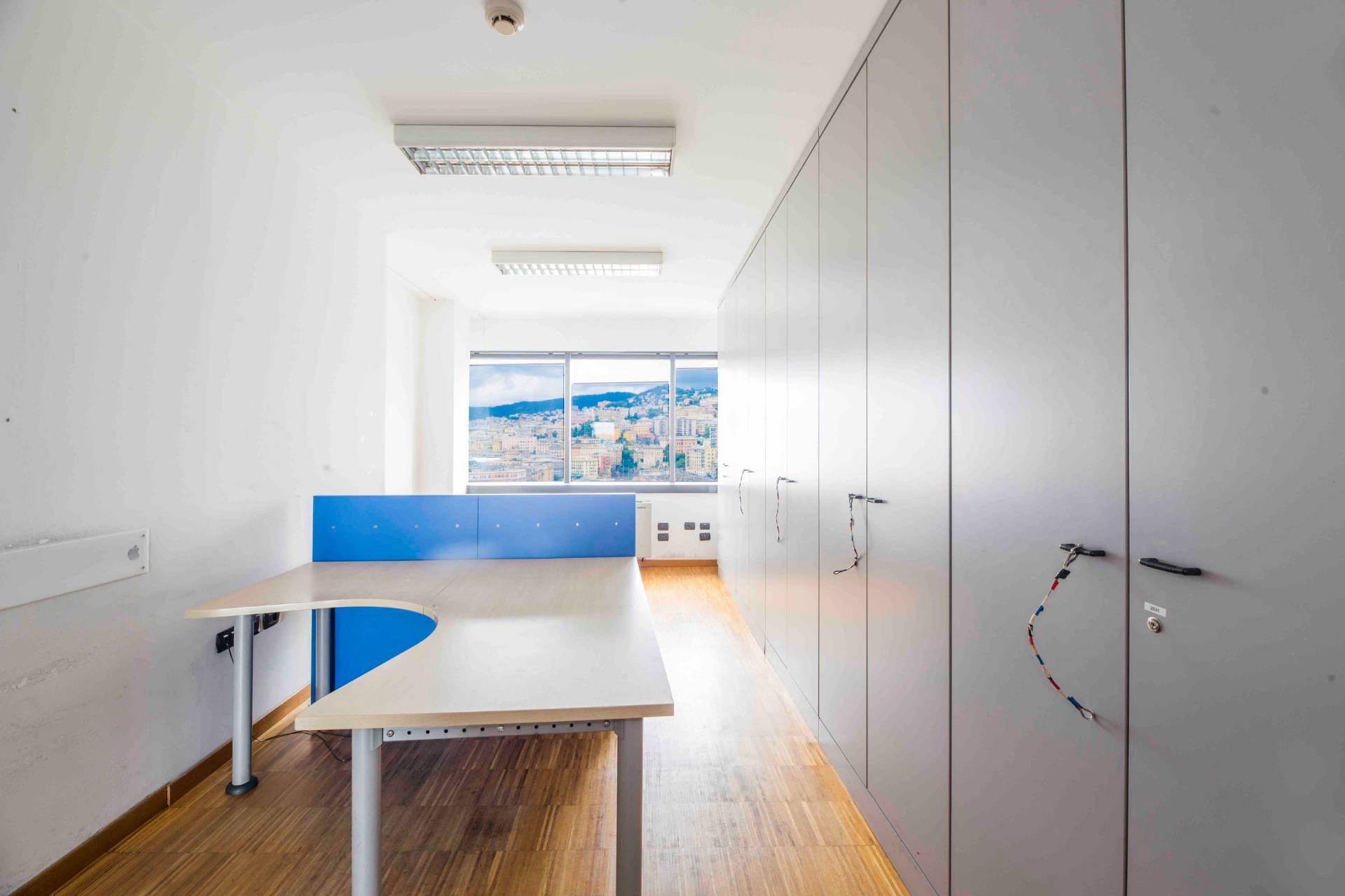 Ufficio in vendita a Genova, Centro