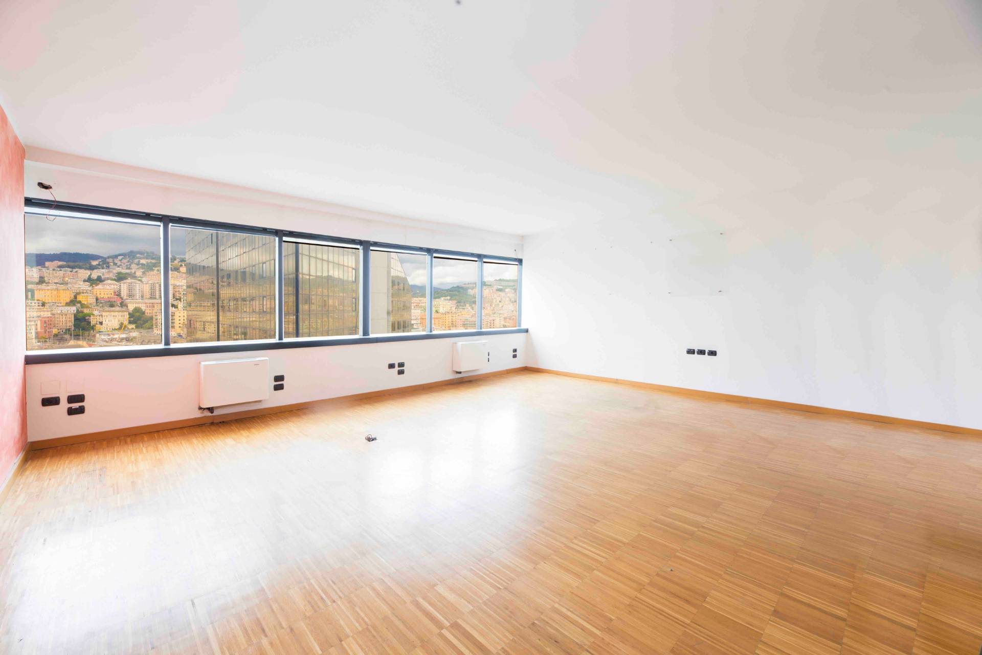 Ufficio in vendita a Genova, Centro