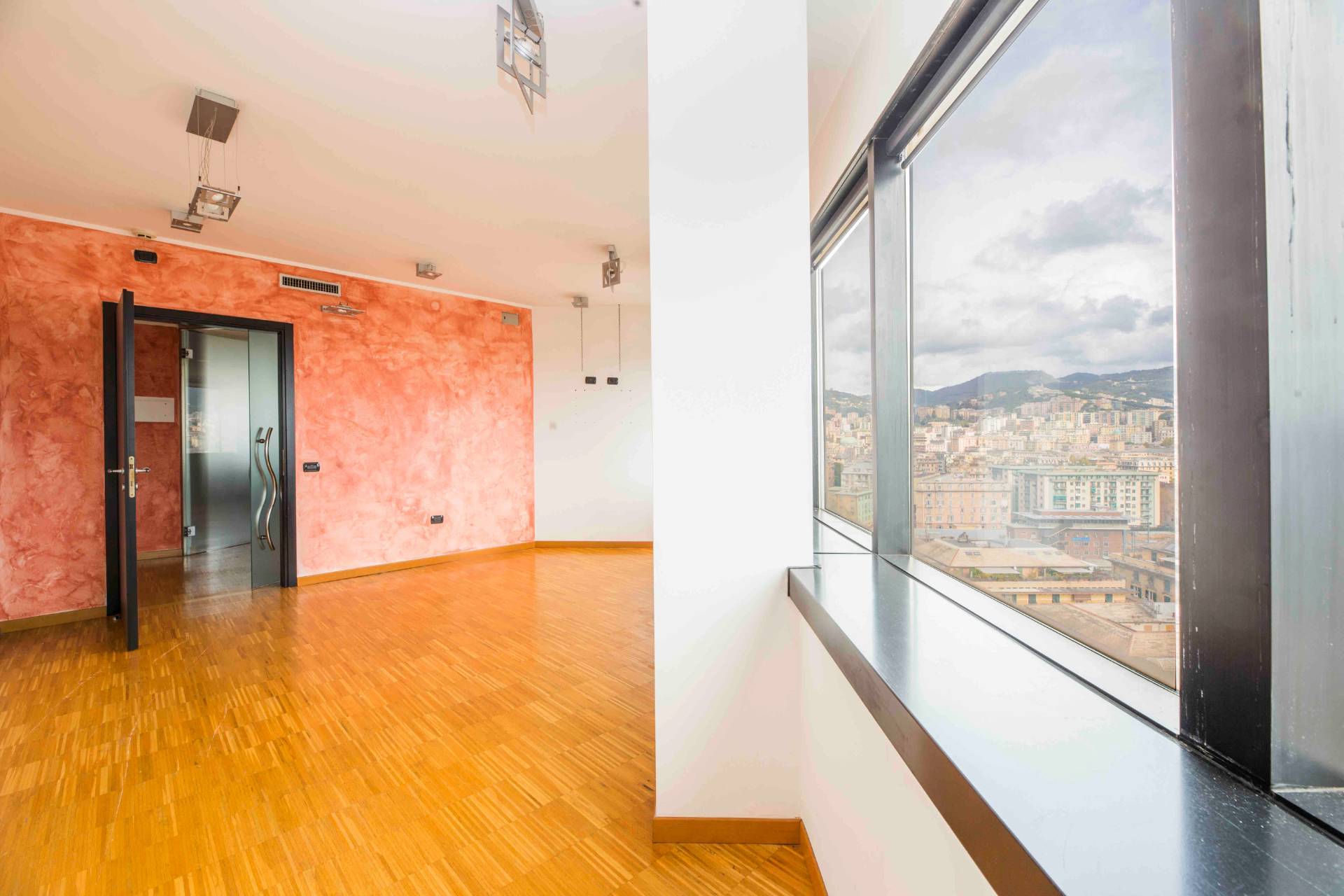 Ufficio in vendita a Genova, Centro