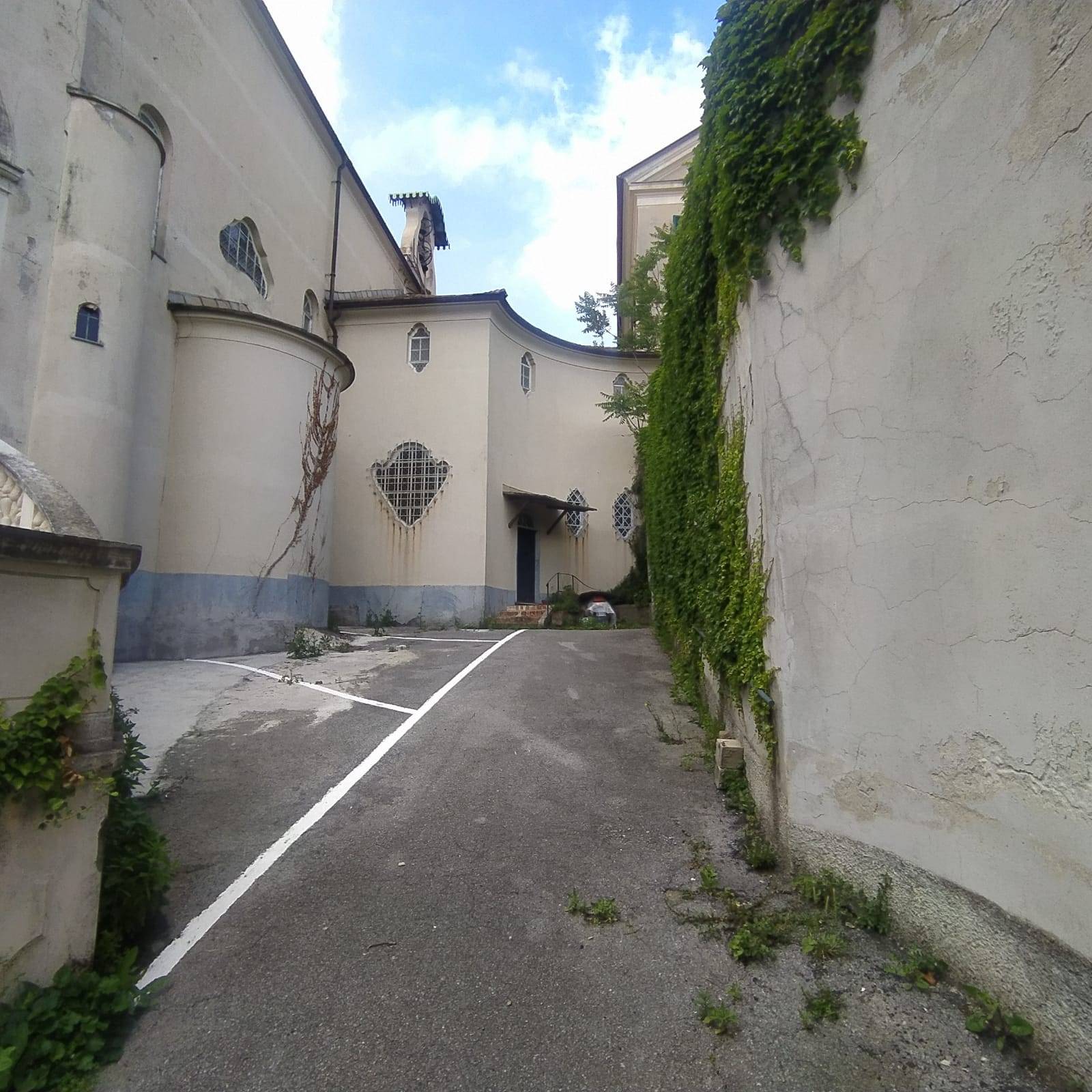 Posto auto scoperto in affitto a Genova, Albaro