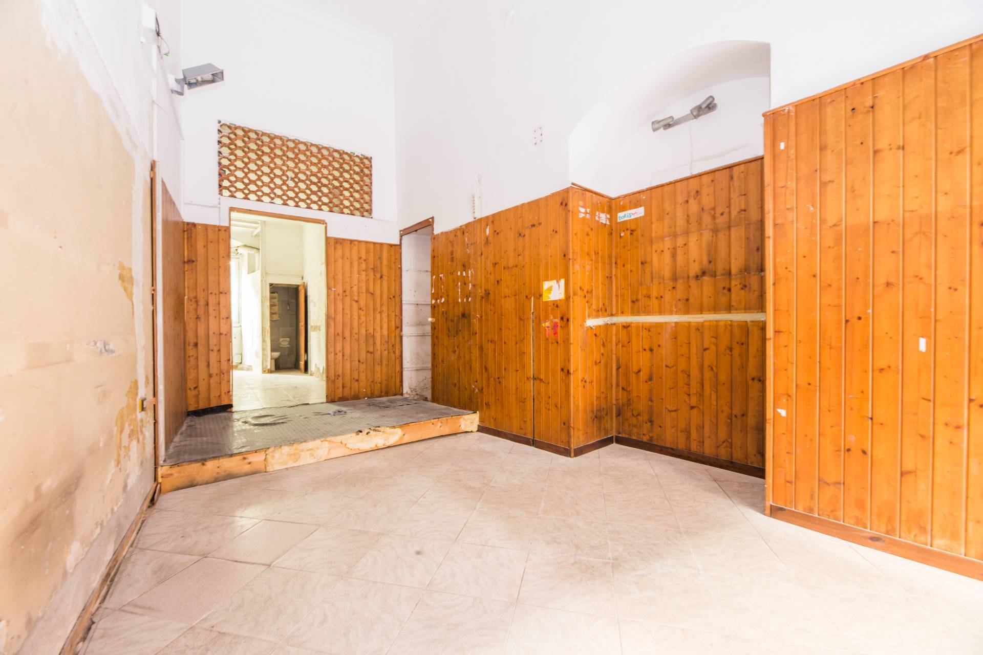 Locale commerciale in vendita a Genova, Nervi