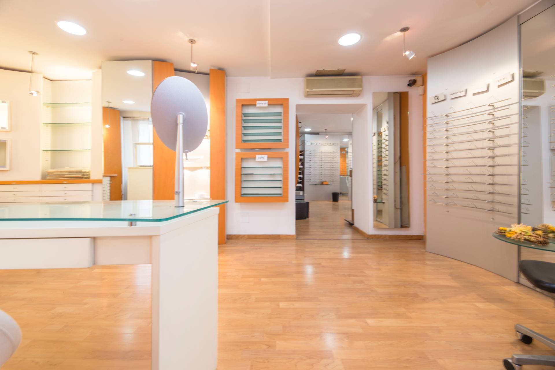 Locale commerciale in vendita a Genova, Sampierdarena