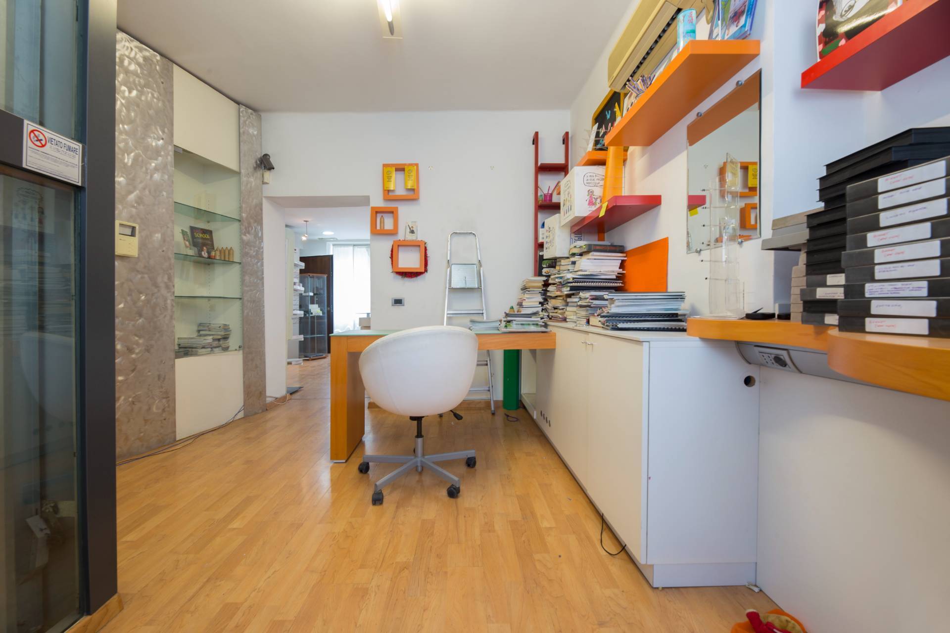 Locale commerciale in vendita a Genova, Sampierdarena