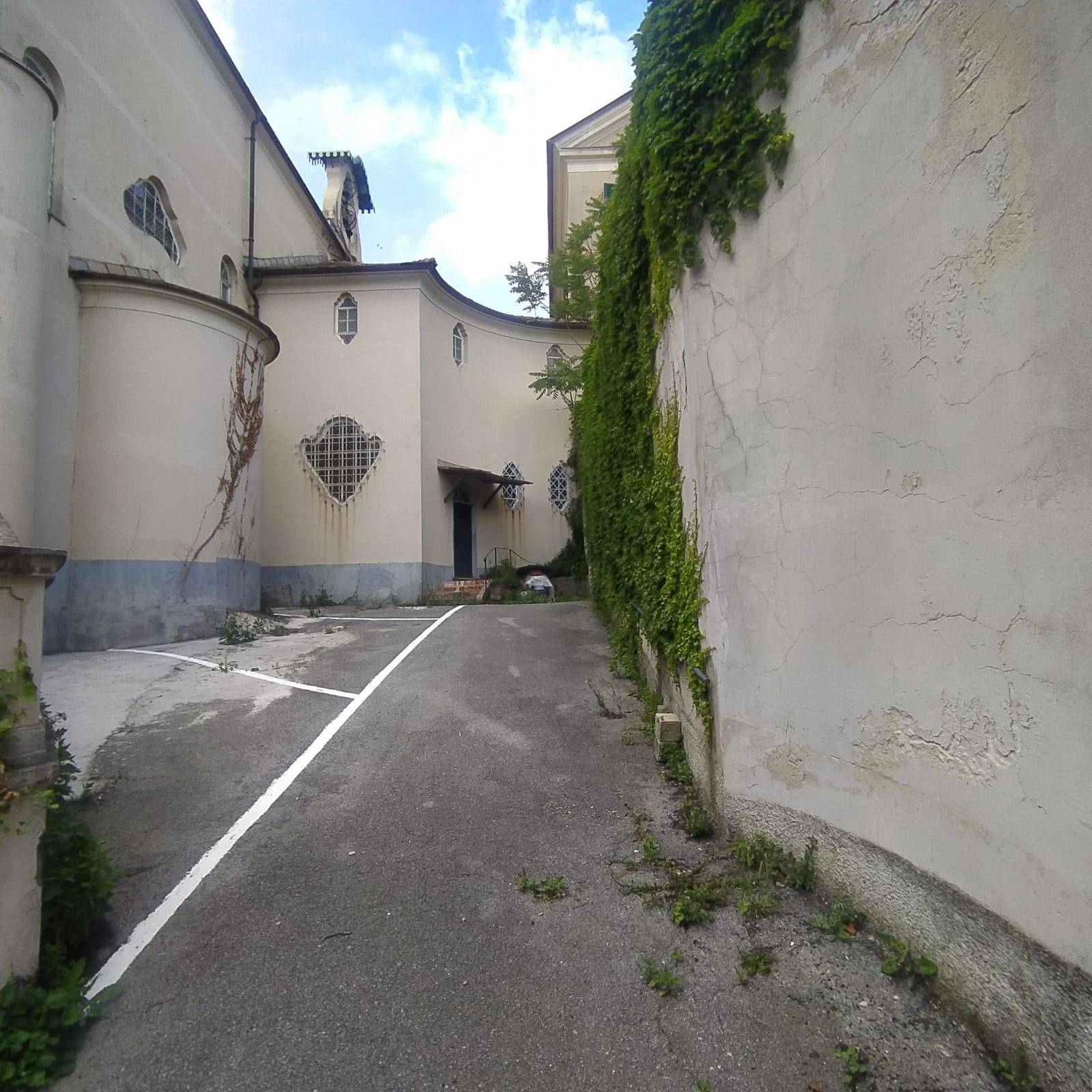 Posto auto scoperto in affitto a Genova, Albaro
