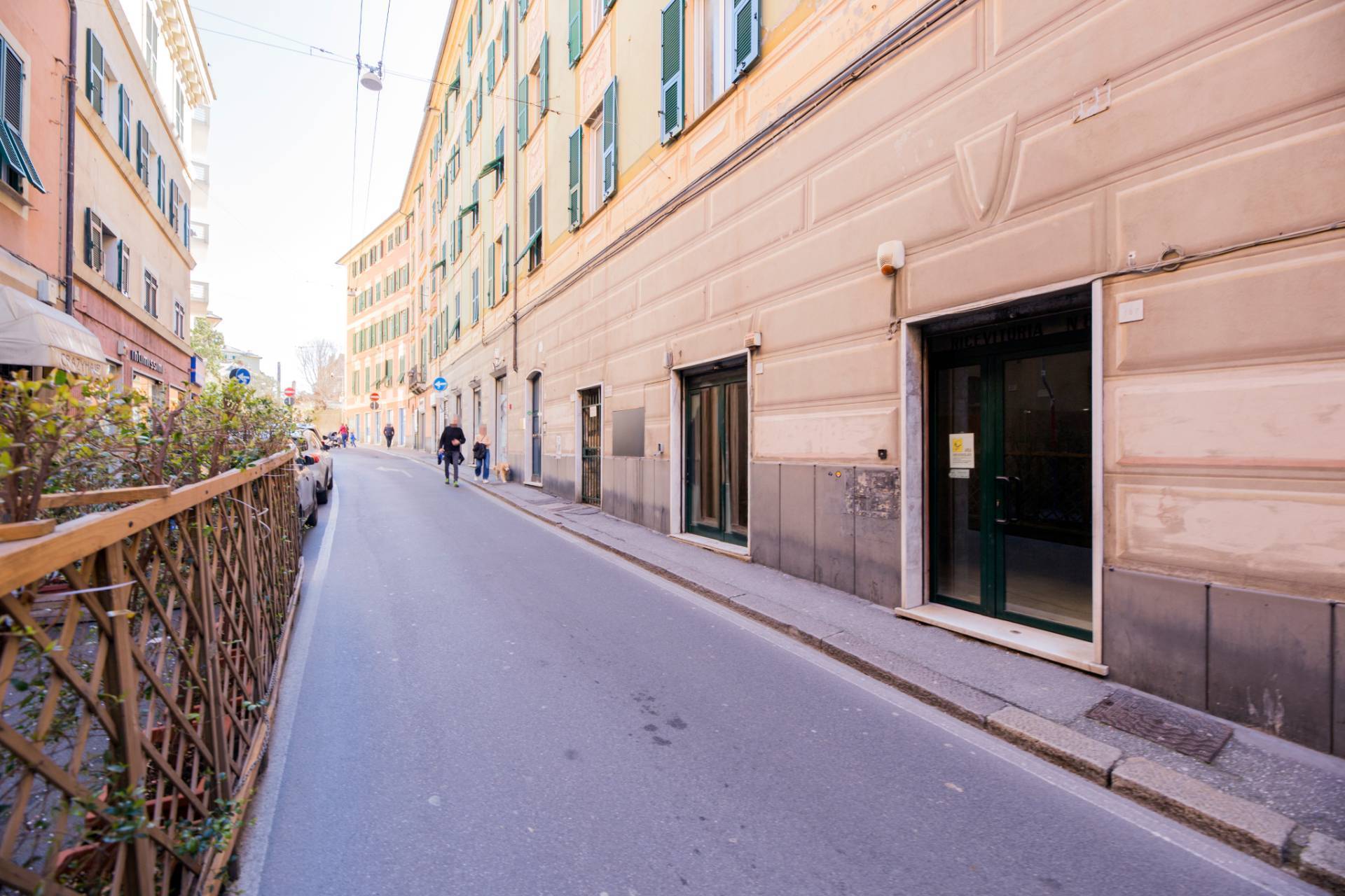 Locale commerciale in affitto a Genova, Nervi