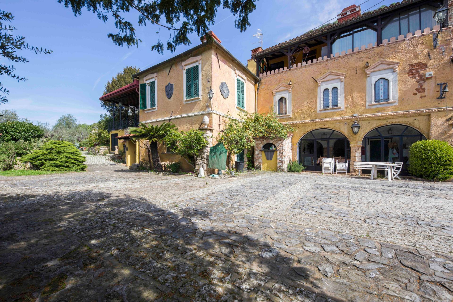 Villa in vendita a Finale Ligure, Perti