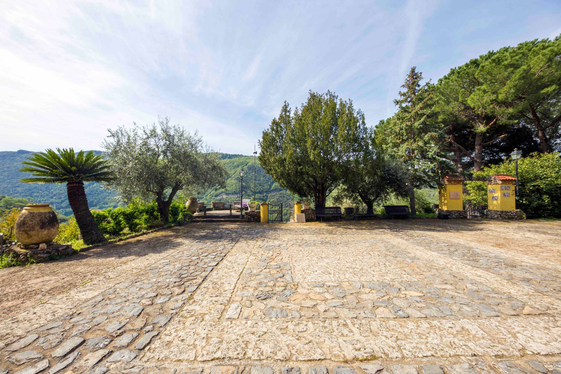 Villa in vendita a Finale Ligure, Perti