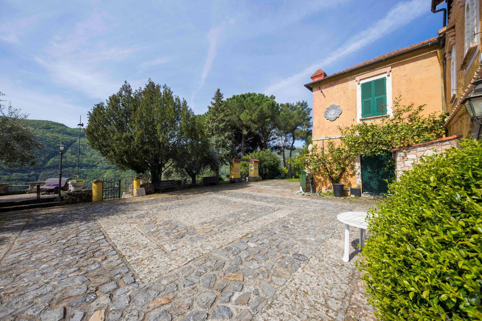Villa in vendita a Finale Ligure, Perti