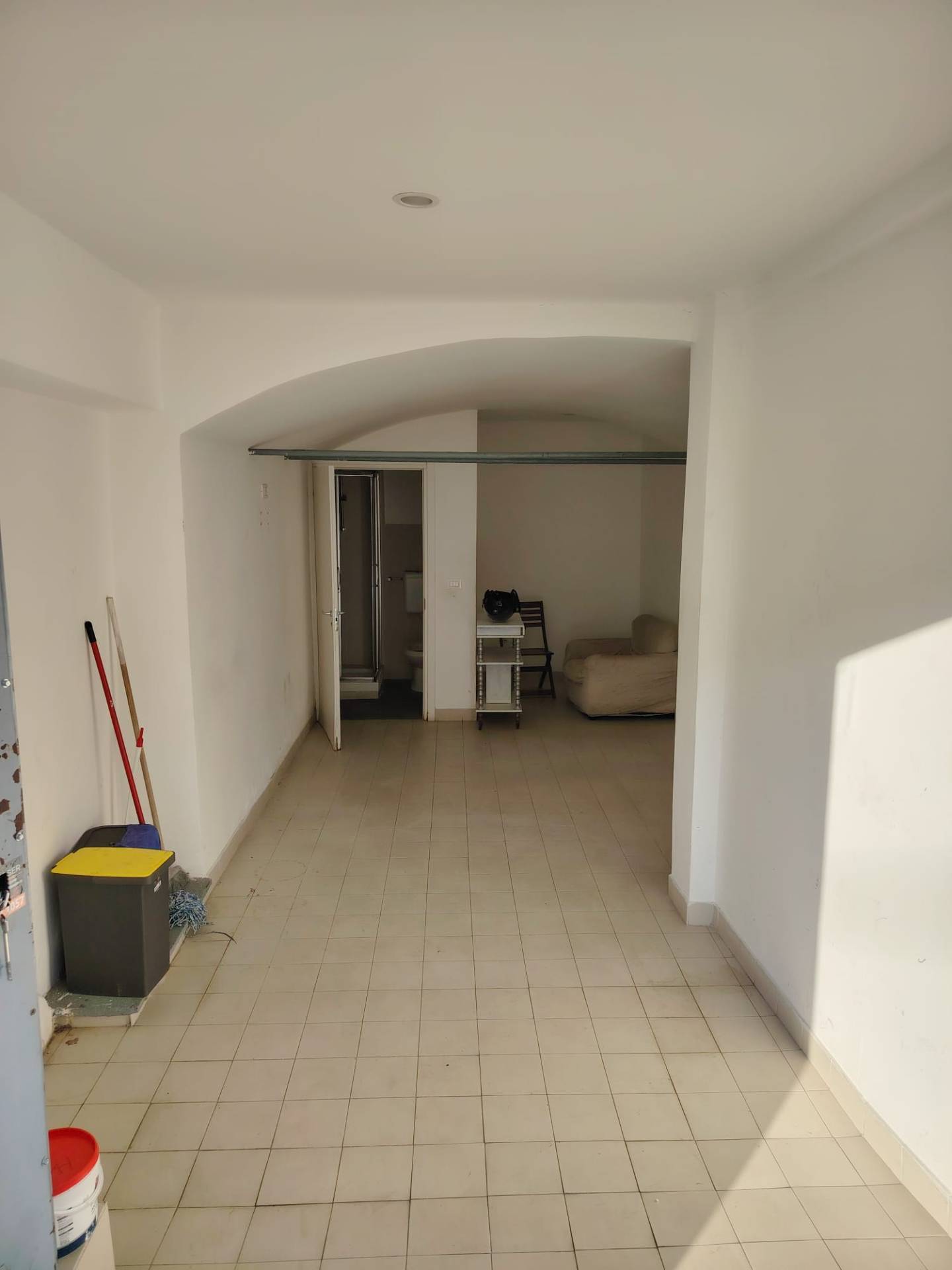 Magazzino in vendita a Genova, Sampierdarena