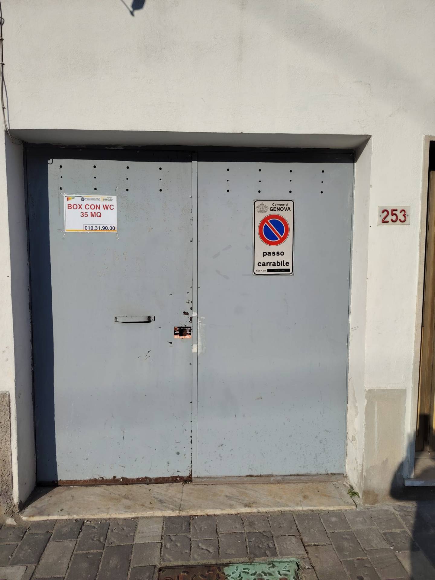 Magazzino in vendita a Genova, Sampierdarena